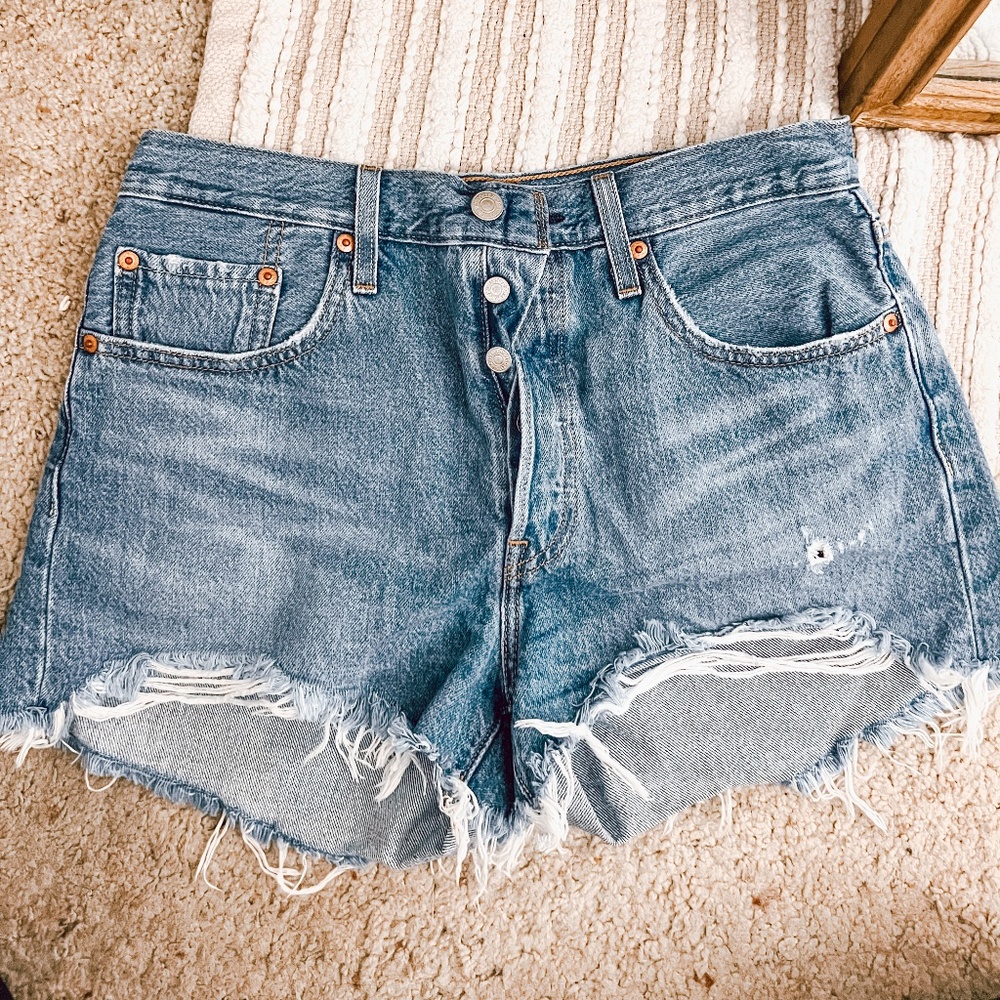 Women's Levi's Distressed High Waisted Shorts- W28- Used Like New